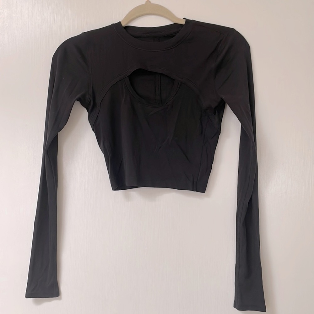 Lululemon cropped long sleeve cutout top-size 4